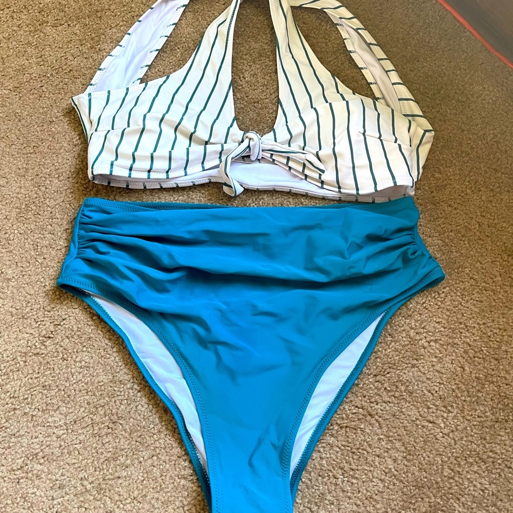CUPSHE bikini. Size medium, high waisted bikini.